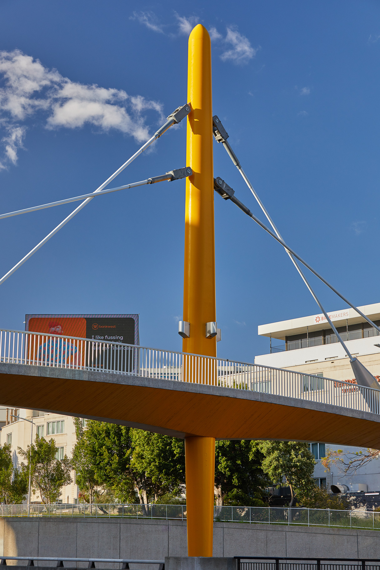 A precast concrete mast for the Mount Street Footbridge in Perth is a towering icon to the dynamic capabilities of precast engineering solutions. Geoquest manufactured and supplied the precast mast as part of a Main Roads WA upgrade project to the footbridge.