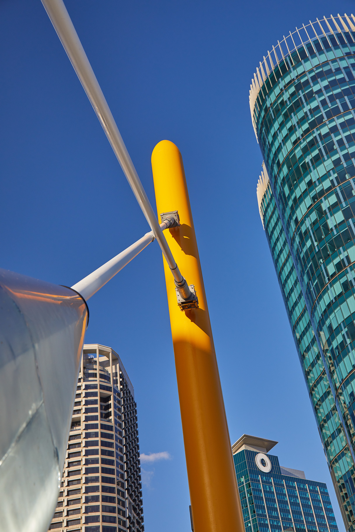 A precast concrete mast for the Mount Street Footbridge in Perth is a towering icon to the dynamic capabilities of precast engineering solutions. Geoquest manufactured and supplied the precast mast as part of a Main Roads WA upgrade project to the footbridge.